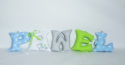 Zestaw ręcznie szytych literek do pokoju dziecka – PAWEŁ