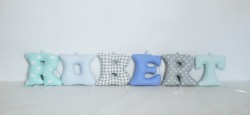 Zestaw ręcznie szytych literek do pokoju dziecka – ROBERT