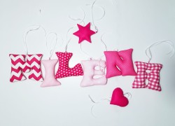 Zestaw ręcznie szytych literek do pokoju dziecka – MILENA