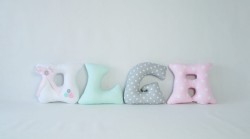 Zestaw ręcznie szytych literek do pokoju dziecka – OLGA