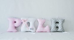 Zestaw ręcznie szytych literek do pokoju dziecka – POLA