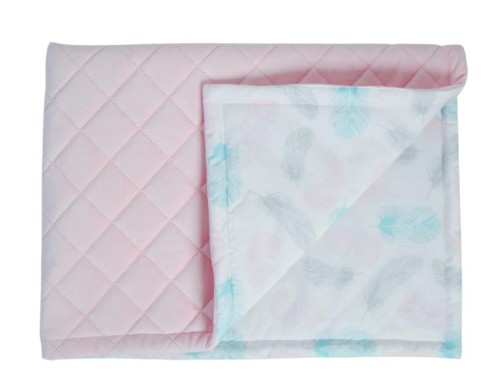 kocyk różowy i piórka.jpeg