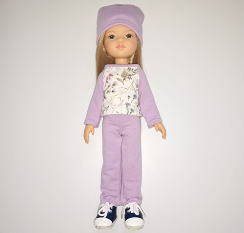 dres fioletowy i czapka paola reina.jpg