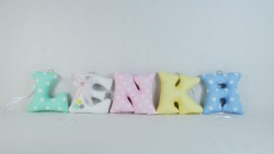 Zestaw ręcznie szytych literek do pokoju dziecka – LENKA