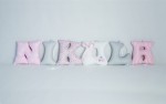 Zestaw ręcznie szytych literek do pokoju dziecka – NIKOLA