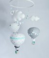 Ręcznie robiona karuzela z balonami nad łóżeczko szary biały miętowy