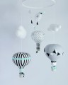 Balony karuzela nad łóżeczko kolory czarny biały mięta (2).JPG