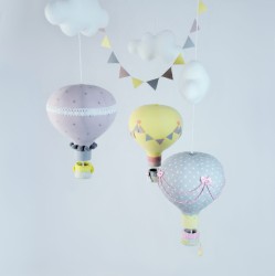 Karuzela nad łóżeczko 3 balony: brudny róż, żółty i szary z dodatkami białego i różu