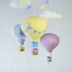 Karuzela nad łóżeczko 3 balony w kolorach: fioletowy, żółty, niebieski