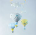 Karuzela nad łóżeczko do pokoju dziecka balony niebieski, szary, żółty (13).JPG