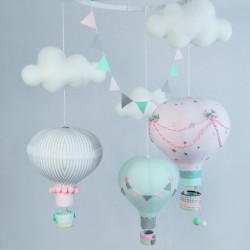 Karuzela nad łóżeczko 3 balony: miętowy, szary w paski,  różowy