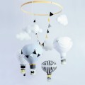 Balony nad łóżeczko karuzela czarny biały szary złoty (7).JPG
