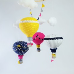 Karuzela nad łóżeczko 4 balony: fuksja, granatowy, żółty, biało-szary