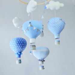 Karuzela nad łóżeczko 4 balony niebieskie z akcentami białego i szarego