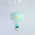 Duży balon miętowy z ozdobnymi proporczykami
