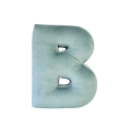 Poduszka dekoracyjna litera B do pokoju dziecka (1).png